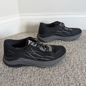 Dansko Women's Pace Walking Shoe - Arch Support - Black and Grey sz 39 (8.5- 9)